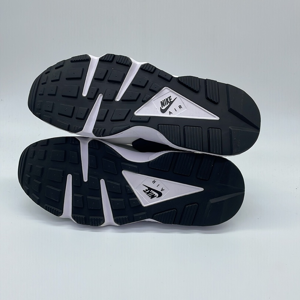 Nike Air Huarache Athletic Running Shoes Black White DD1068–001 - Picture 6 of 6